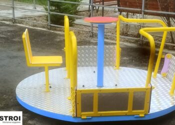 „Ас-Строй“ дари въртележка за инвалидни колички на децата от ОДУ „Слънчо“