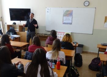 Съдия и ученици в дебат защо и българите в чужбина имат право да гласуват