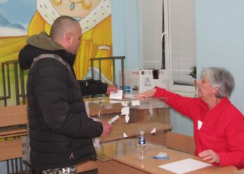 Изборният ден в Русенско започна, в 7 часа имаше желаещи да гласуват /ВИДЕО/