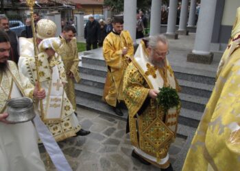 Обновената църква „Св.Петка“ в Русе посрещна празнично миряните /ВИДЕО/