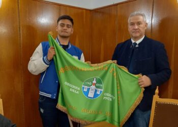 Кметът на Бяла се срещна по традиция със зрелостниците от Професионалната гимназия