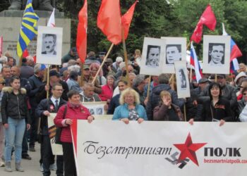 Русенци отбелязаха Деня на победата с церемония и „Безсмъртния полк“ /ВИДЕО/