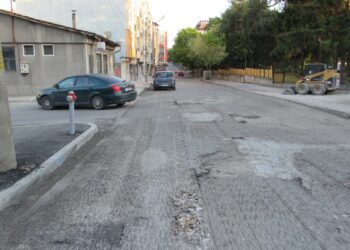 Фрезоваха ул.“Солун“ в Русе, готвят я за цялостно асфалтиране