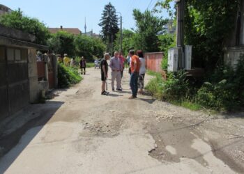 Възмутени русенци: Ще прекръстим улицата си с кратери „Пенчо Милков“ /ВИДЕО/