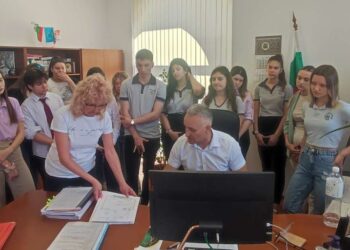 Гимназисти прекараха интересно Деня на отворените врати в Административен съд-Русе