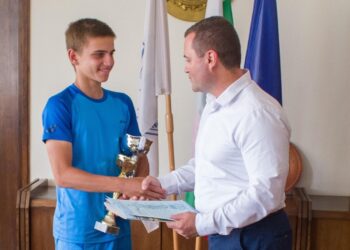 Кметът награди русенската тенис надежда Александър Митев