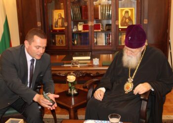 Патриарх Неофит се срещна с кмета Пенчо Милков и благослови русенци