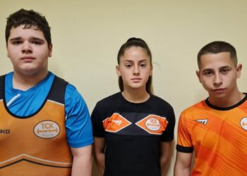Трима русенски щангисти представят България на Европейското първенство за кадети