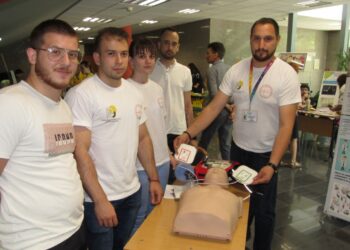 Студенти предлагат да има автоматичен дефибрилатор на обществени места /ВИДЕО/