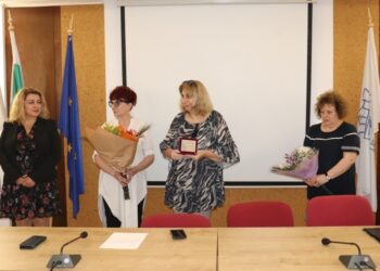 Ученици от ПЧСУ „Леонардо да Винчи“ участваха в кръгла маса „Свободата като ценност“