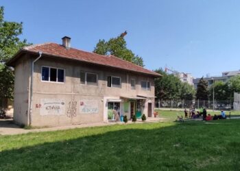 „Медика“ прави паркинг на 4 нива на мястото на пощата и футболното игрище