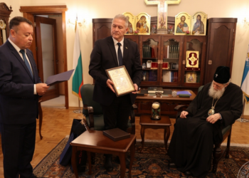 Патриарх Неофит получи знаците на почетен гражданин на Бяла /ГАЛЕРИЯ/