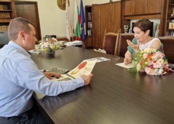 Кметът награди певицата Росица Борджиева със значка „Русе“