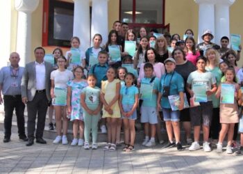 Кметът на Ветово награди участниците в конкурса за детска рисунка