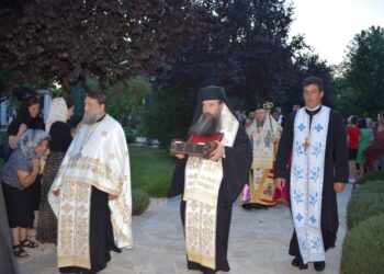 Румънците се поклониха пред мощите на Света Марина от манастира в Каран Върбовка