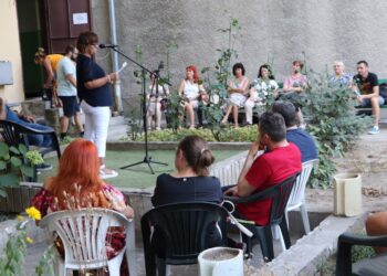 „Културните квартали на Русчук“ гостува с поезия в библиотеката