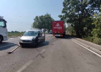Катастрофа след челен удар затруднява движението по Русе-Бяла