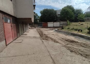 Некачествен проект забавил облагородяването край блокове в кв.“Дружба 1“