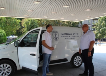 Нов автомобил ще разнася храната на потребителите на услугата „Топъл обяд“