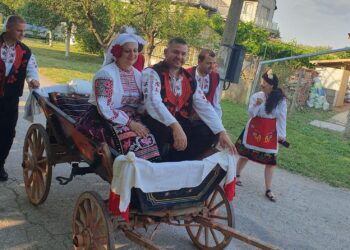 Възстановка на стара Сандровска сватба и хоротека очакват гостите в Сандрово