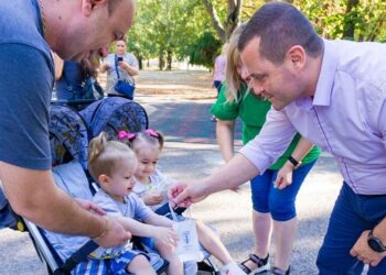 Кметът Пенчо Милков се срещна с деца, родени чрез програмата ин витро в Русе