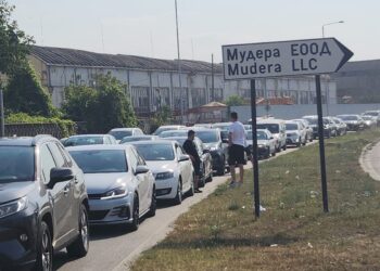 Румънци блокираха Русе, шофьори стоят по час в задръствания