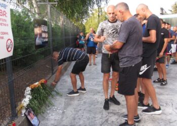 „Дунав“ и Русе почетоха с бдение паметта на загиналия Венци /ВИДЕО/