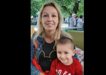 Дете от Русе с детска церебрална парализа има нужда от помощ след смъртта на майка си