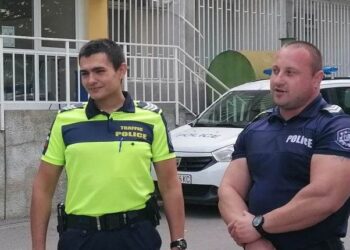 Полицаите от Ветово, спасили 6-дневно бебе: Всичко беше като на филм /ВИДЕО/