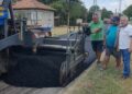 Започна асфалтирането на общинския път през село Горно Абланово