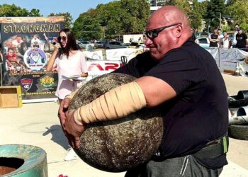 Фермерска разходка с рекордни килограми наблюдаваха русенци в Strongest men show
