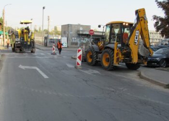 Започна цялостното асфалтиране на ул.„Тича“ и „Яребична“, следват още 22 /ВИДЕО И ГРАФИКИ/