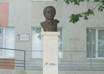 С финансова подкрепа и от Русе: Паметникът на Левски в Тараклия вече е готов