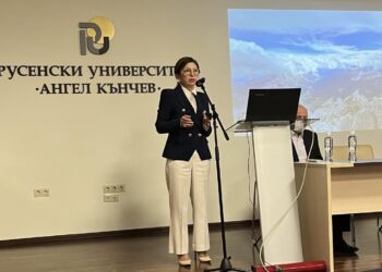 Рена Стефанова и кандидатите на ПП-ДБ: За устойчива връзка между бизнеса и образованието /ВИДЕО/