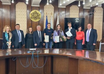 Трима изявени ученици бяха отличени с награда „Русе-21. век“