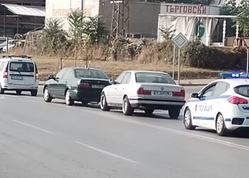 Неспазване на дистанция доведе до верижна катастрофа и двама пострадали