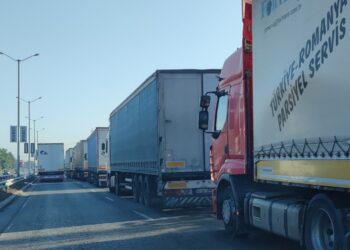 Тир-паркингите край Русе са препълнени, има и опашка от камиони на бул..“България“