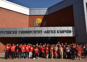 57 студенти от 8 държави бяха посрещнати с Еразъм парти в Русенския университет