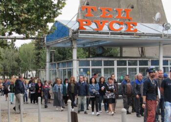 „Топлофикация-Русе“ излезе на протест, поиска се и оставка на правителството /ВИДЕО/