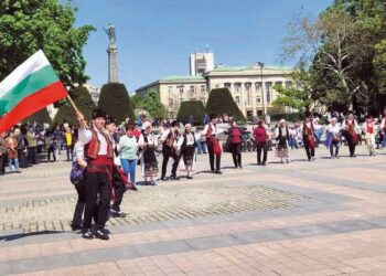 ФТТ „Найден Киров“ и „Играорци“ правят флашмоб в Русе за Деня на будителите