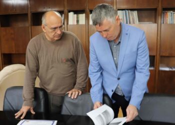 Офицер от запаса от Русе бе награден с грамота, представя книгата си за Пети полк