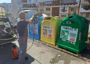 Започна дезинфекция на съдовете за разделно събиране на отпадъци в Русе