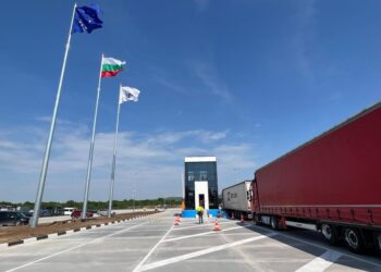 Община Русе: Буферният паркинг на бул. “България” е създаден законно и в обществен интерес