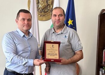 Националната параолимпийска организация отличи Община Русе с почетен плакет