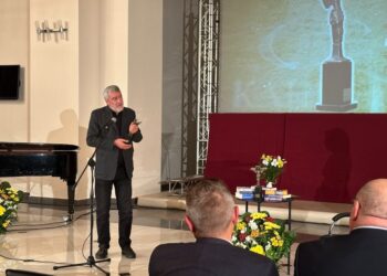 „Ловци на пеперуди“ донесе наградата „Елиас Канети“ на Костадин Костадинов