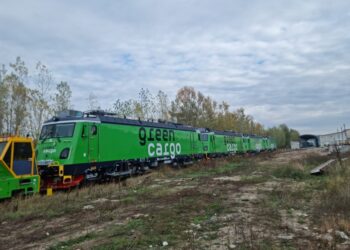 „Експрес Сервиз“ достави акумулаторни локомотиви за нов завод в Румъния
