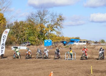 „Godzilla MX Track Ruse“ край Сандрово събра близо 60 участници в 7 класа