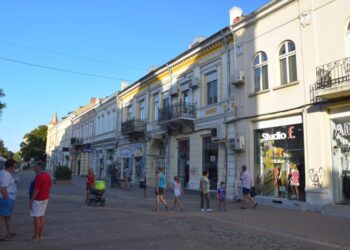 Възрастна жена пострада, блъсната от велосипедист в пешеходна зона в Русе
