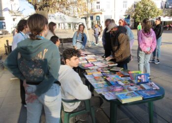 Младежкият ентусиазъм на „Книга за книга“ зарази стотици русенци /ВИДЕО/