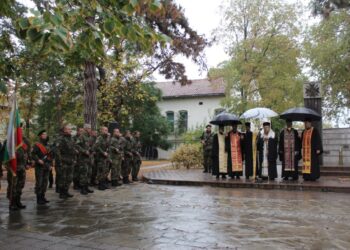 Русе отбеляза с панихида Архангелова задушница